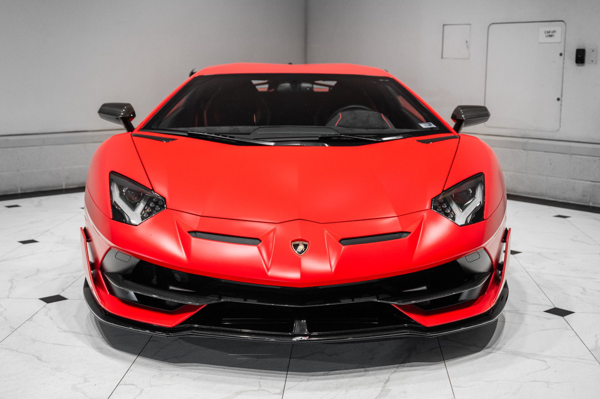 Used 2021 Lamborghini Aventador SVJ AWD/4WD image 4