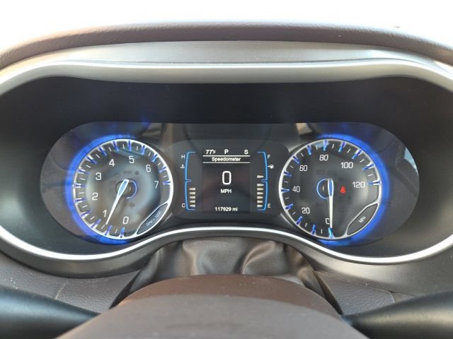 Used 2017 Chrysler Pacifica Touring-L FWD image 13