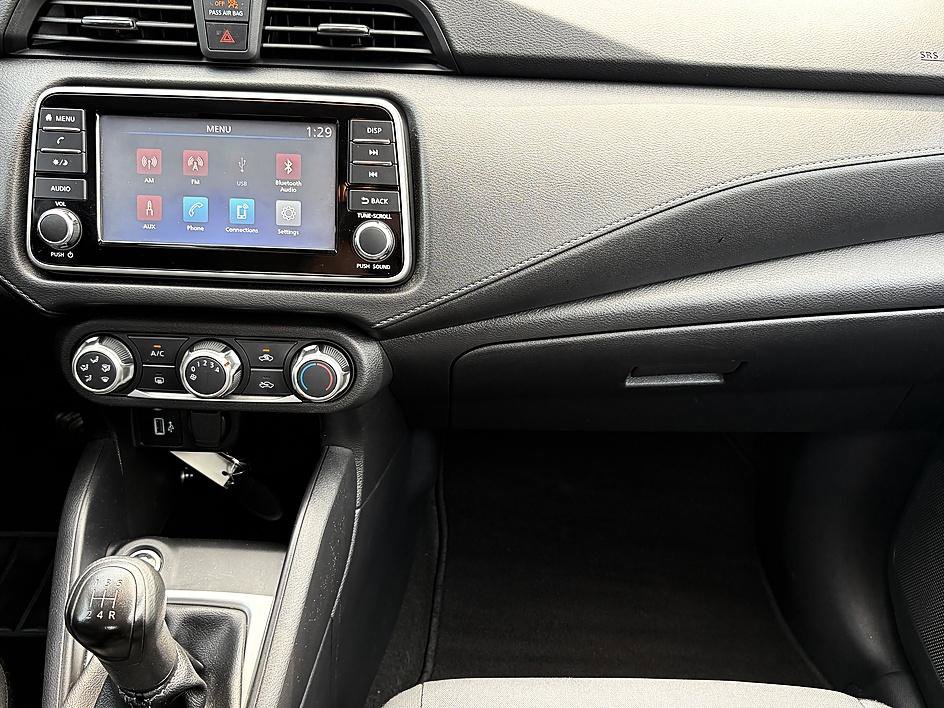 Used 2021 Nissan Versa S FWD image 14