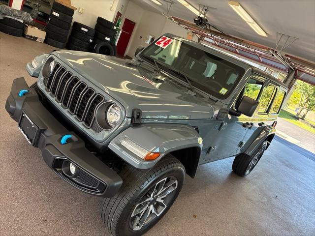 Certified 2024 Jeep Wrangler Unlimited AWD/4WD image 9