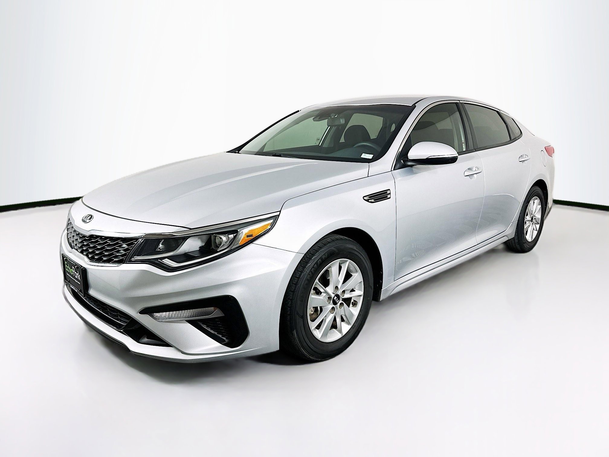 Used 2019 Kia Optima LX image 3