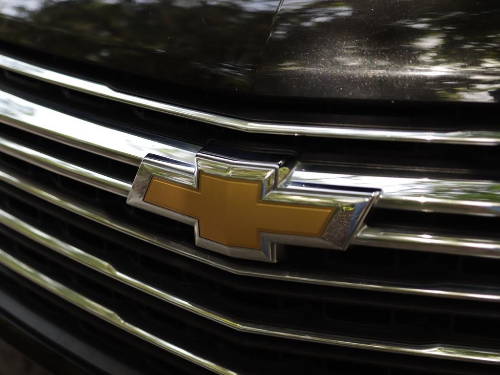 Used 2023 Chevrolet Traverse LT AWD/4WD image 36