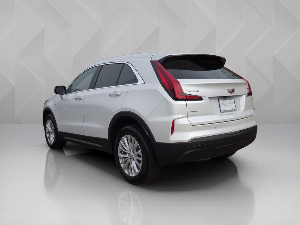 Certified 2024 Cadillac XT4 Luxury w/ Cold Weather Package image 3