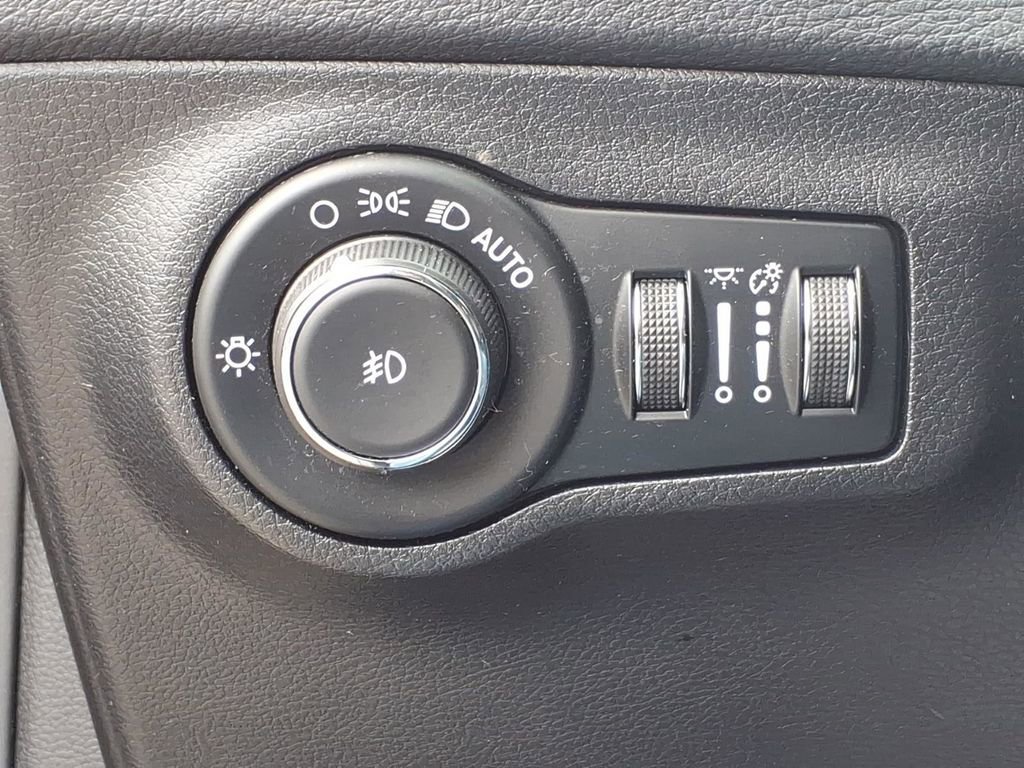 Used 2019 Jeep Compass Latitude w/ Cold Weather Group image 15