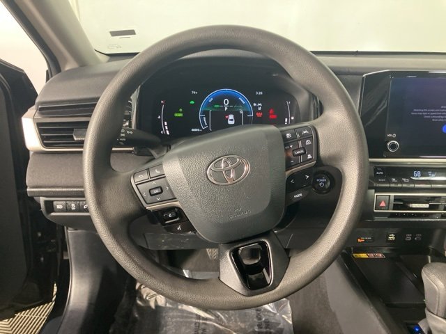 Used 2025 Toyota Camry LE image 9