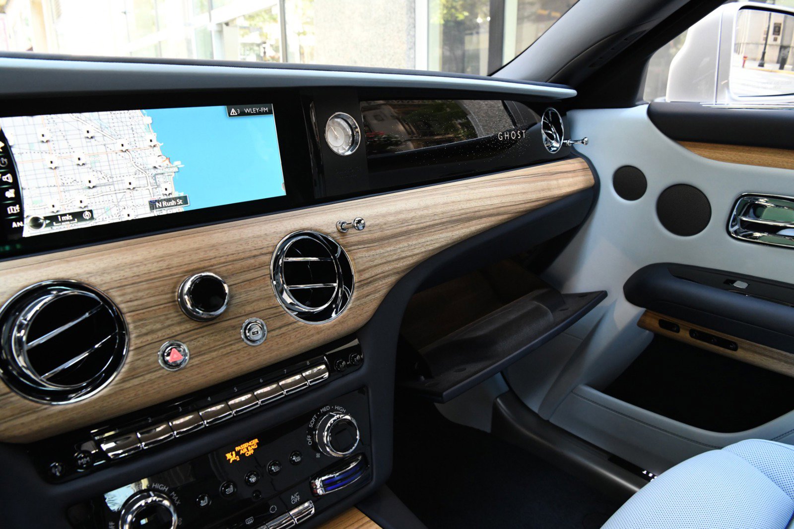 Used 2022 Rolls-Royce Ghost w/ Ghost Package image 9