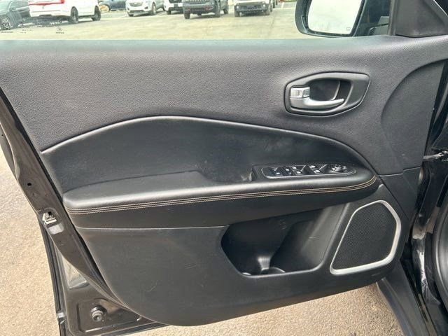 Used 2020 Jeep Compass Limited image 12