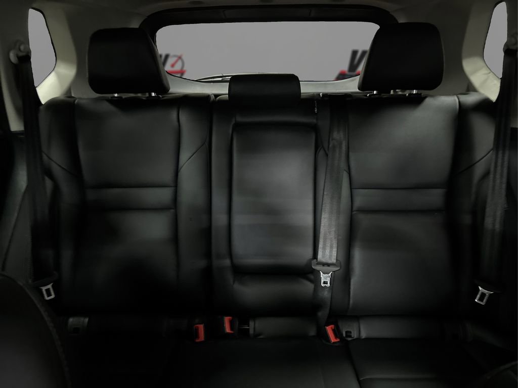 Used 2021 Nissan Rogue SL w/ Premium Package image 16