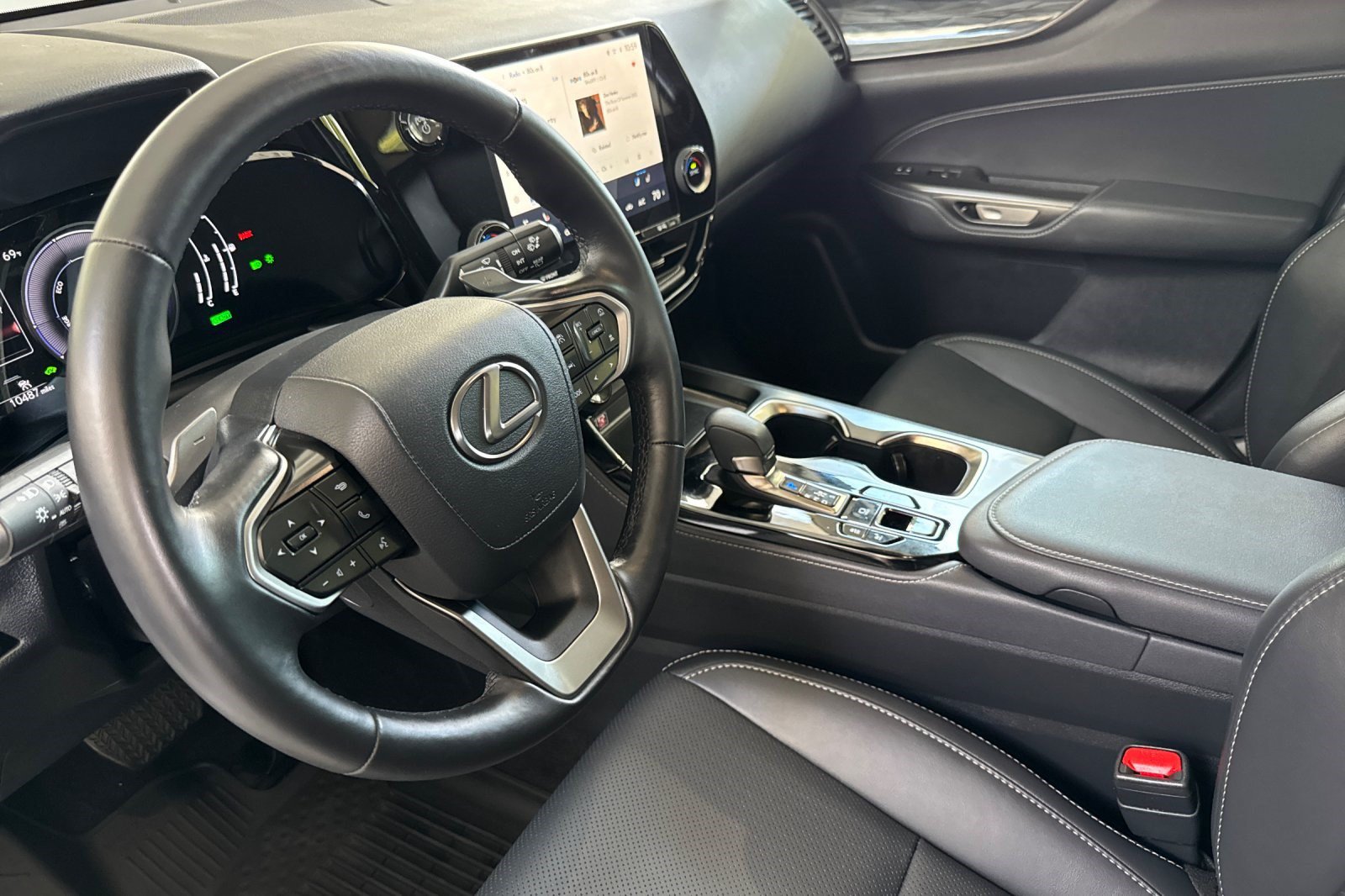 Certified 2026 Lexus NX 350h AWD w/ Accessory Package (2T) image 11