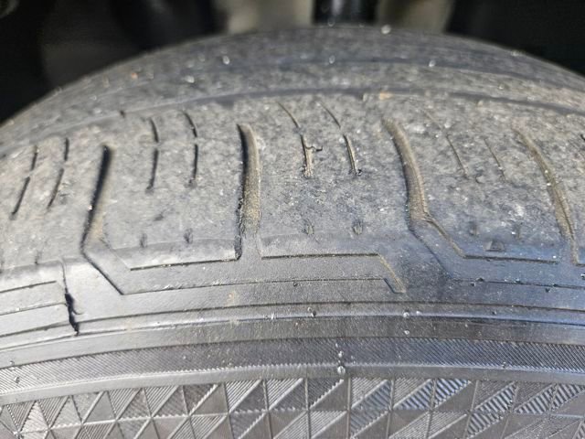 Used 2014 Lincoln MKX FWD w/ Walnut Swirl Wood Package image 27