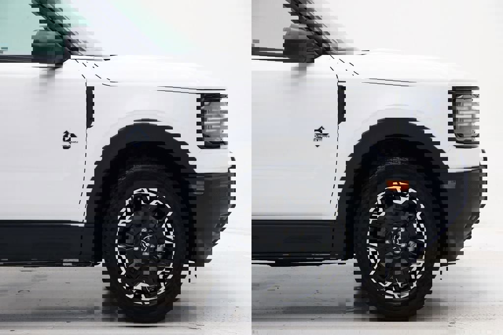 Used 2025 Ford Bronco Sport Outer Banks image 3