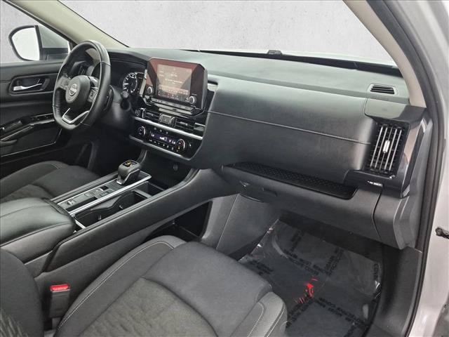 Used 2022 Nissan Pathfinder SV FWD image 24