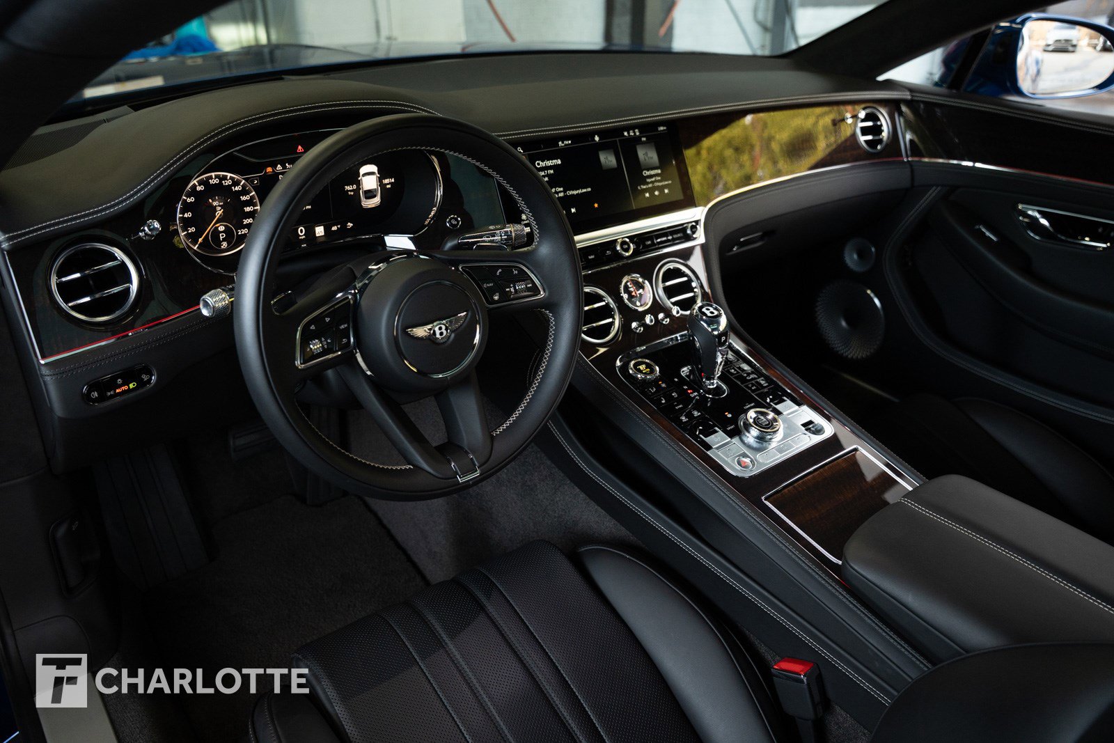 Used 2021 Bentley Continental GT image 25