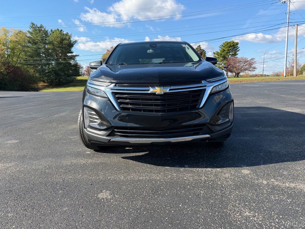 Used 2023 Chevrolet Equinox LT w/ Driver Convenience Package image 2