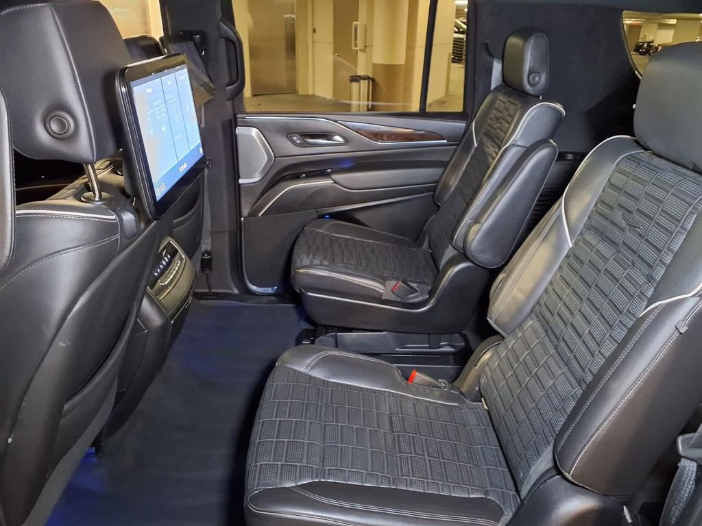 Used 2021 Cadillac Escalade ESV Sport Platinum AWD/4WD image 18