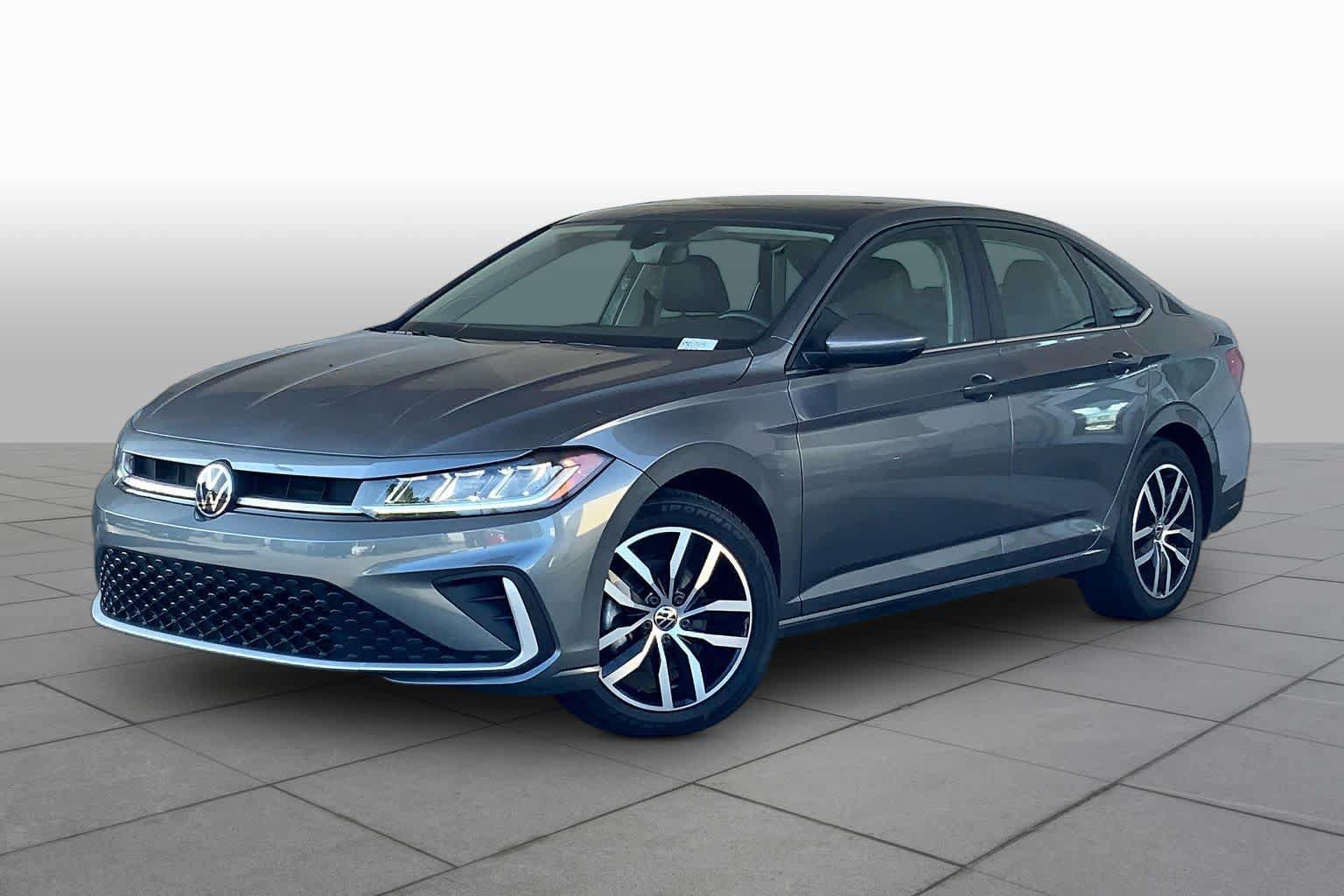 Used 2025 Volkswagen Jetta SE