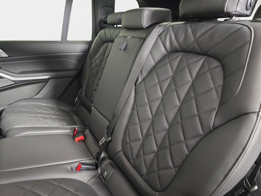 New 2026 BMW X7 xDrive40i w/ Executive Package image 15