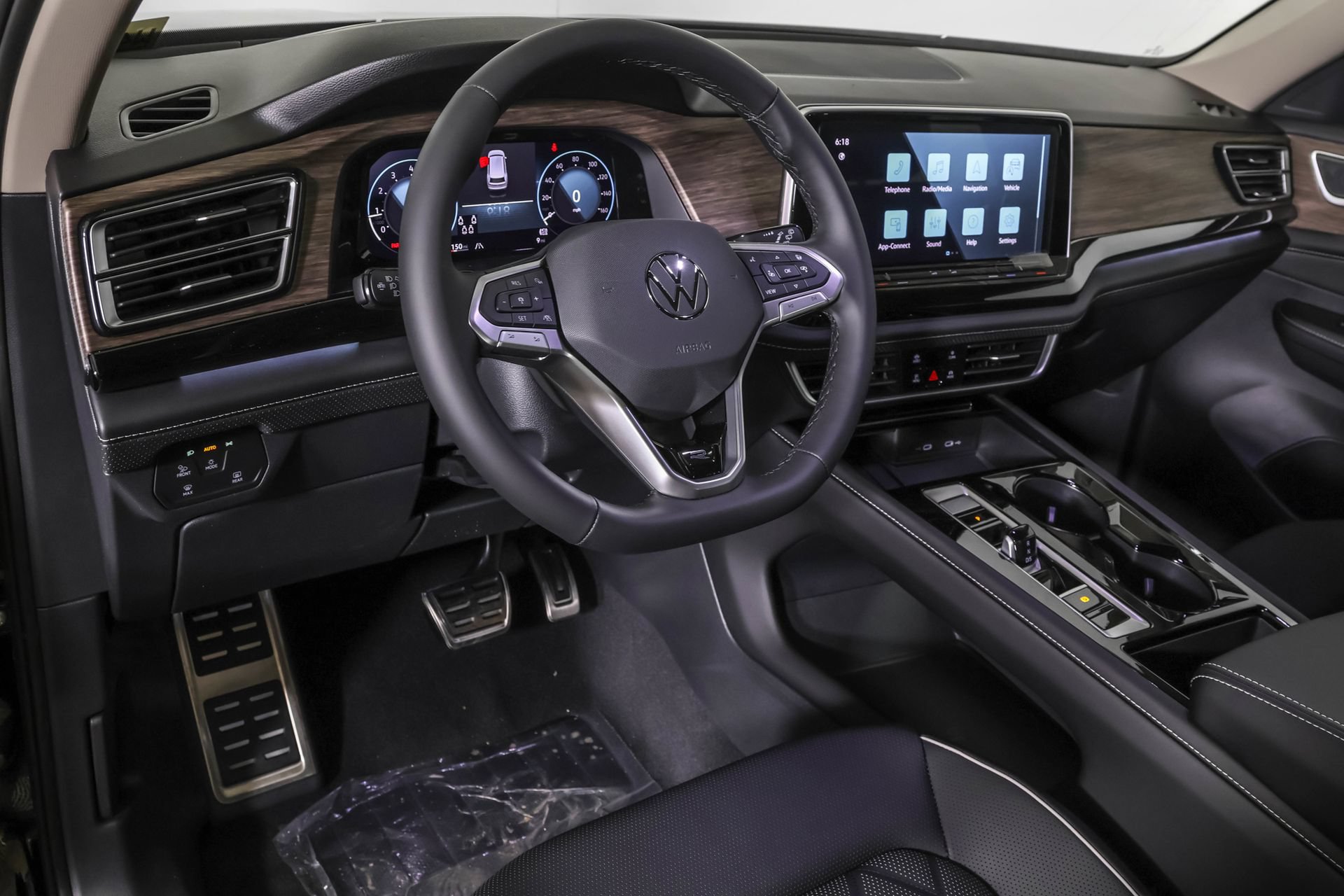 New 2026 Volkswagen Atlas SEL Premium R-Line AWD/4WD image 3