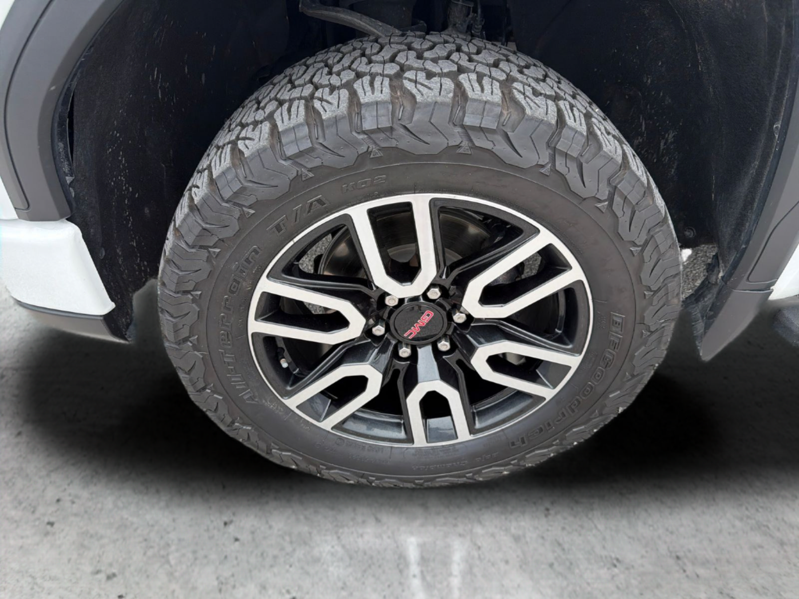 Used 2024 GMC Sierra 1500 AT4 w/ Technology Package AWD/4WD image 10
