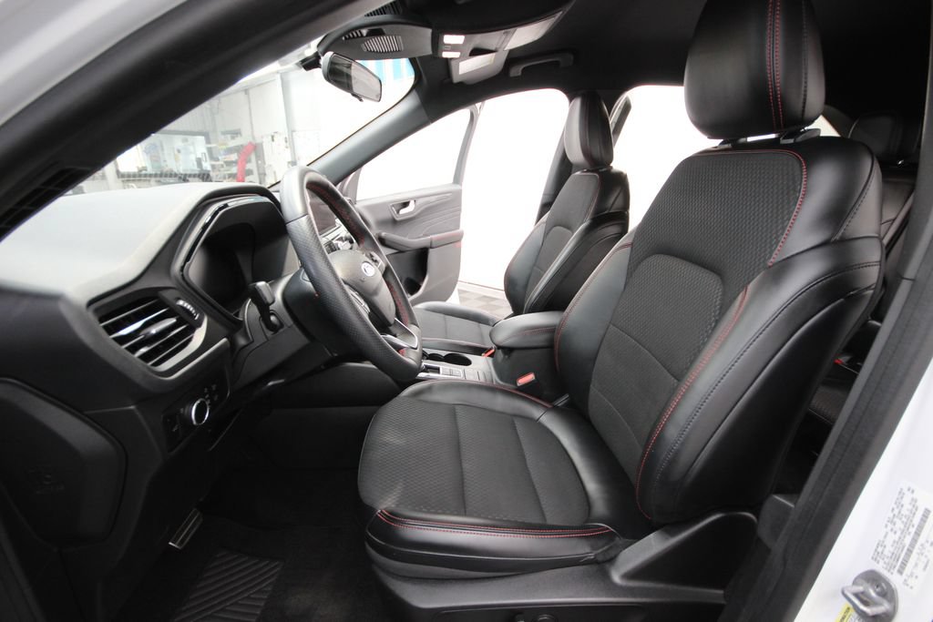 Used 2023 Ford Escape ST-Line AWD/4WD image 13