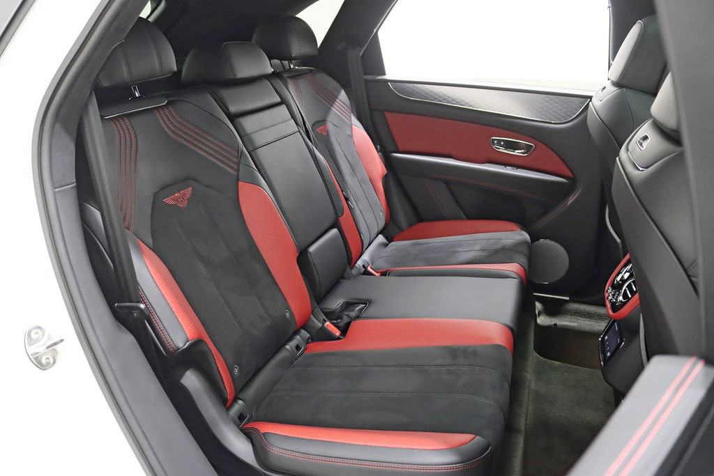 Used 2023 Bentley Bentayga AWD/4WD image 30