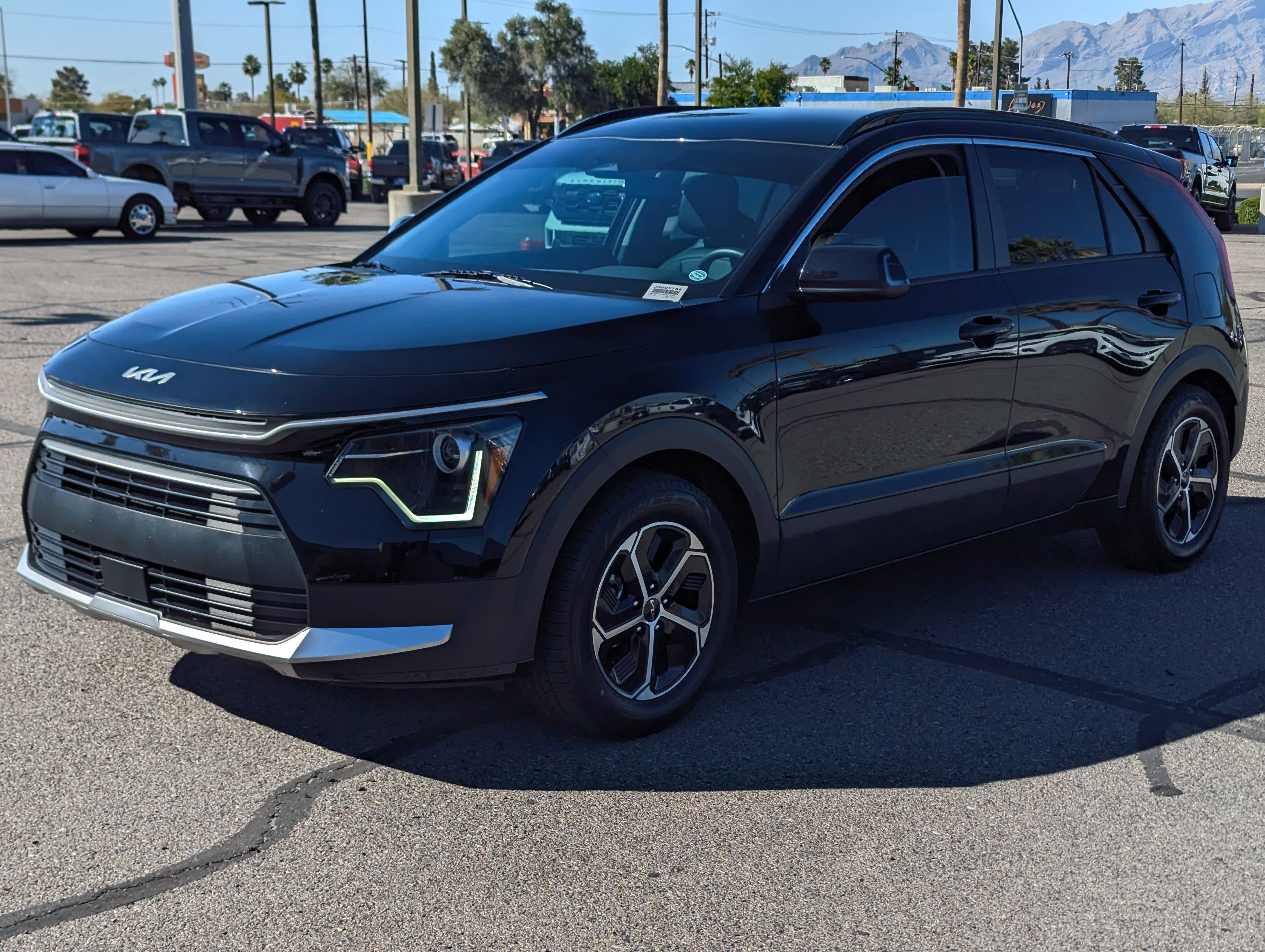 Used 2023 Kia Niro EX image 5