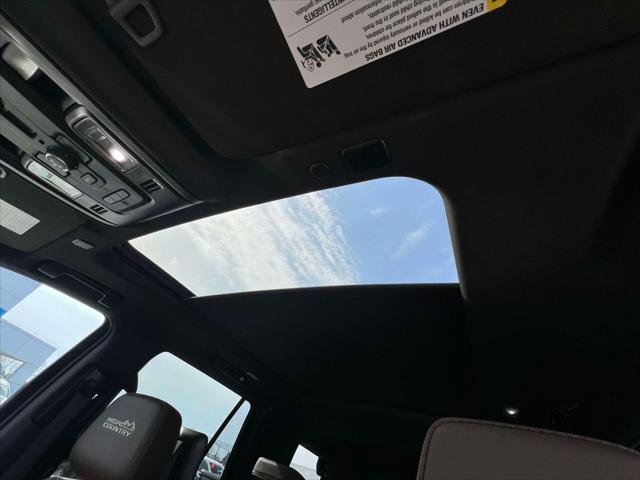 Used 2023 Chevrolet Tahoe High Country image 32