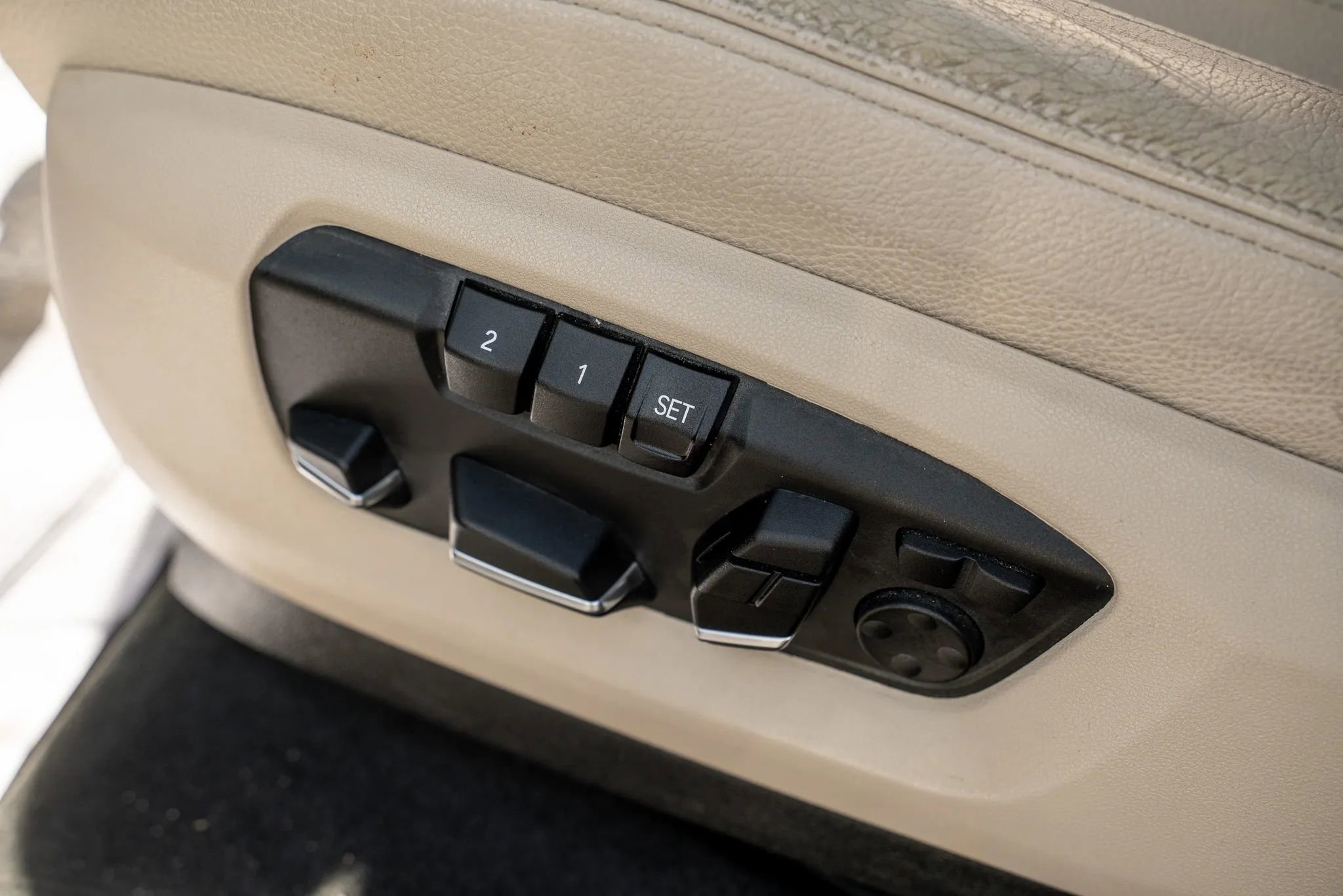 Used 2018 BMW X5 xDrive35d w/ M Sport Package image 16