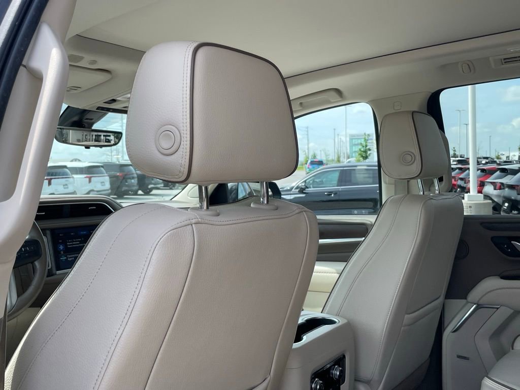 Used 2021 GMC Yukon Denali w/ Denali Premium Package AWD/4WD image 25