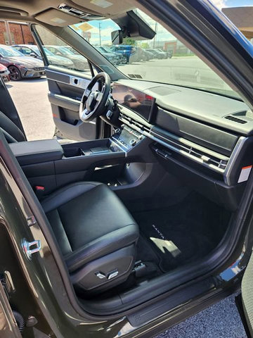 Used 2025 Hyundai Santa Fe Limited AWD/4WD image 14