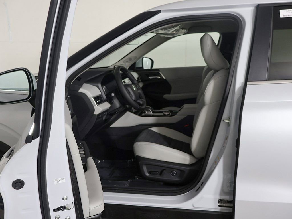 New 2026 Mitsubishi Outlander SE FWD image 31