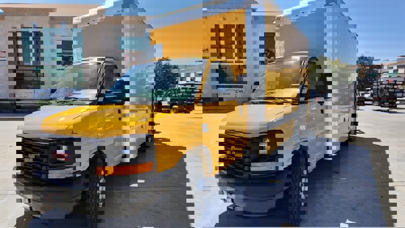 Used 2016 GMC Savana 3500 Extended image 1