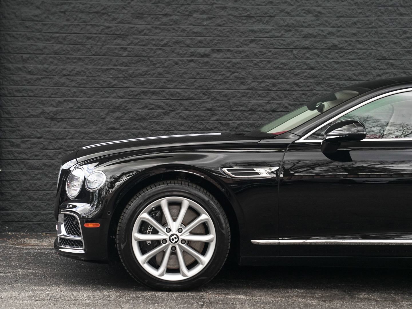 Used 2023 Bentley Flying Spur V8 image 66