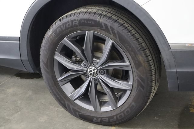 Used 2022 Volkswagen Tiguan SE FWD image 41