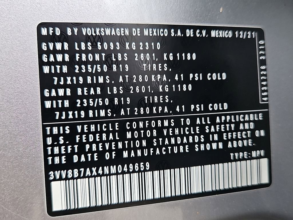 Certified 2022 Volkswagen Tiguan SE R-Line image 30