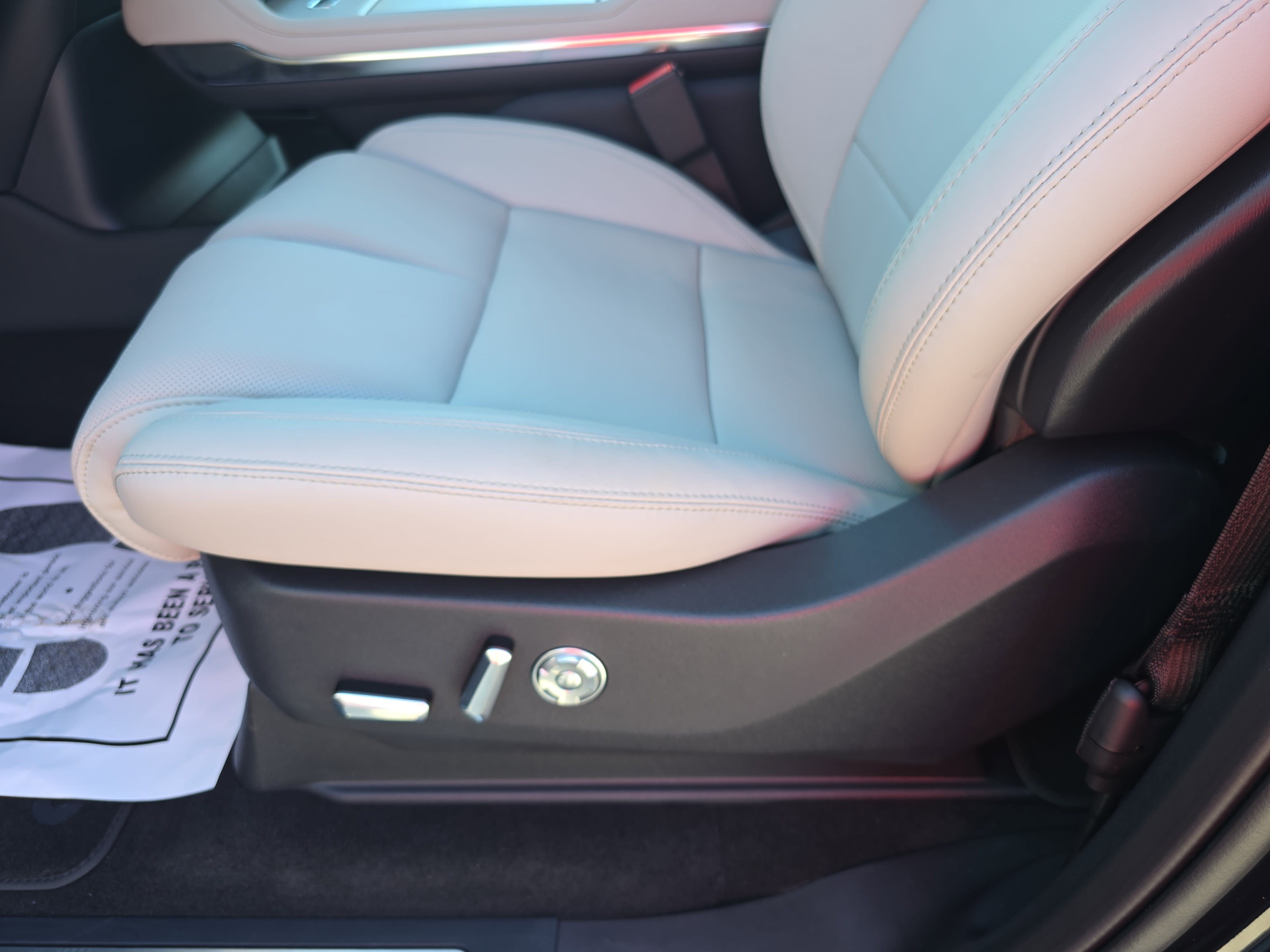New 2026 Lincoln Navigator Premiere AWD/4WD image 28