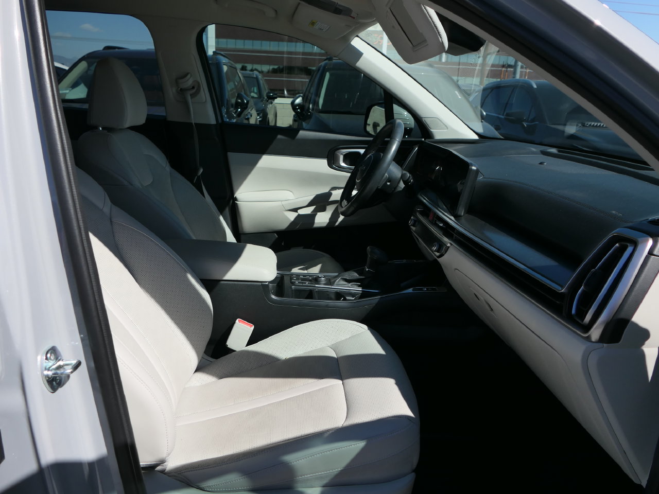 Certified 2025 Kia Sorento EX FWD image 29