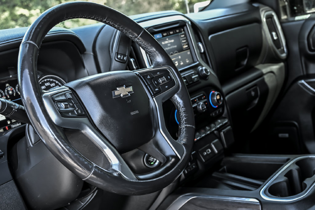 Used 2020 Chevrolet Silverado 1500 LTZ w/ LTZ Plus Package AWD/4WD image 15