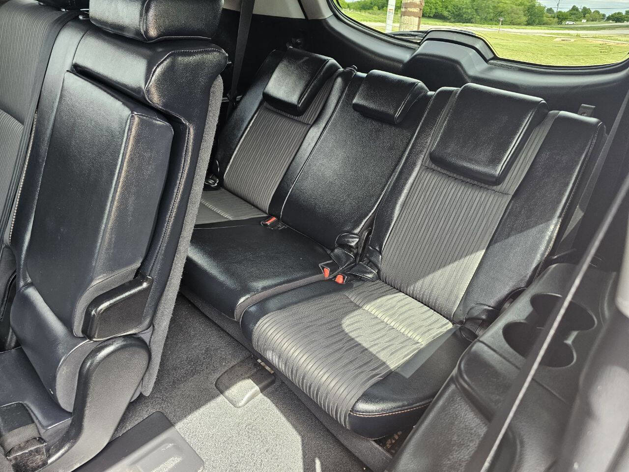 Used 2019 Toyota Highlander Plus FWD image 12