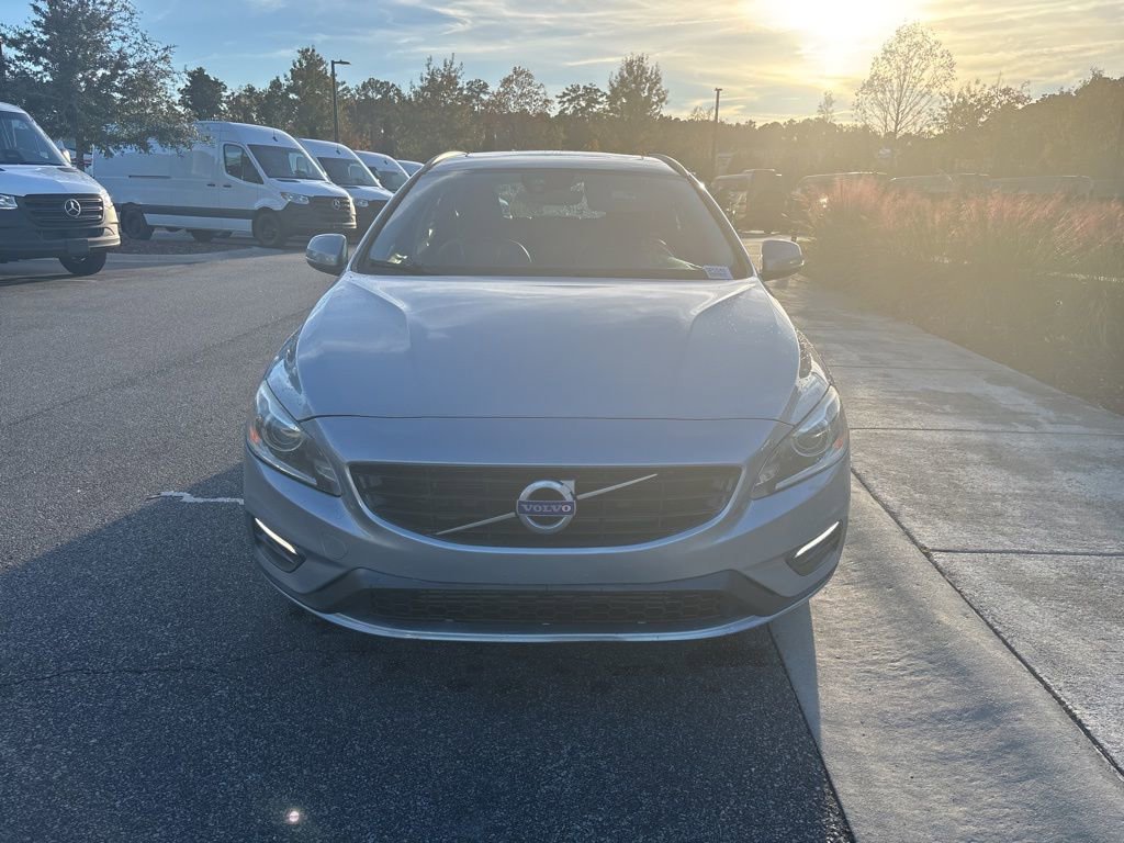 Used 2018 Volvo V60 T5 Dynamic w/ Vision Package image 9