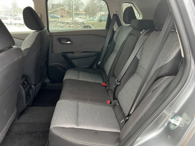 Used 2023 Nissan Rogue SV image 5