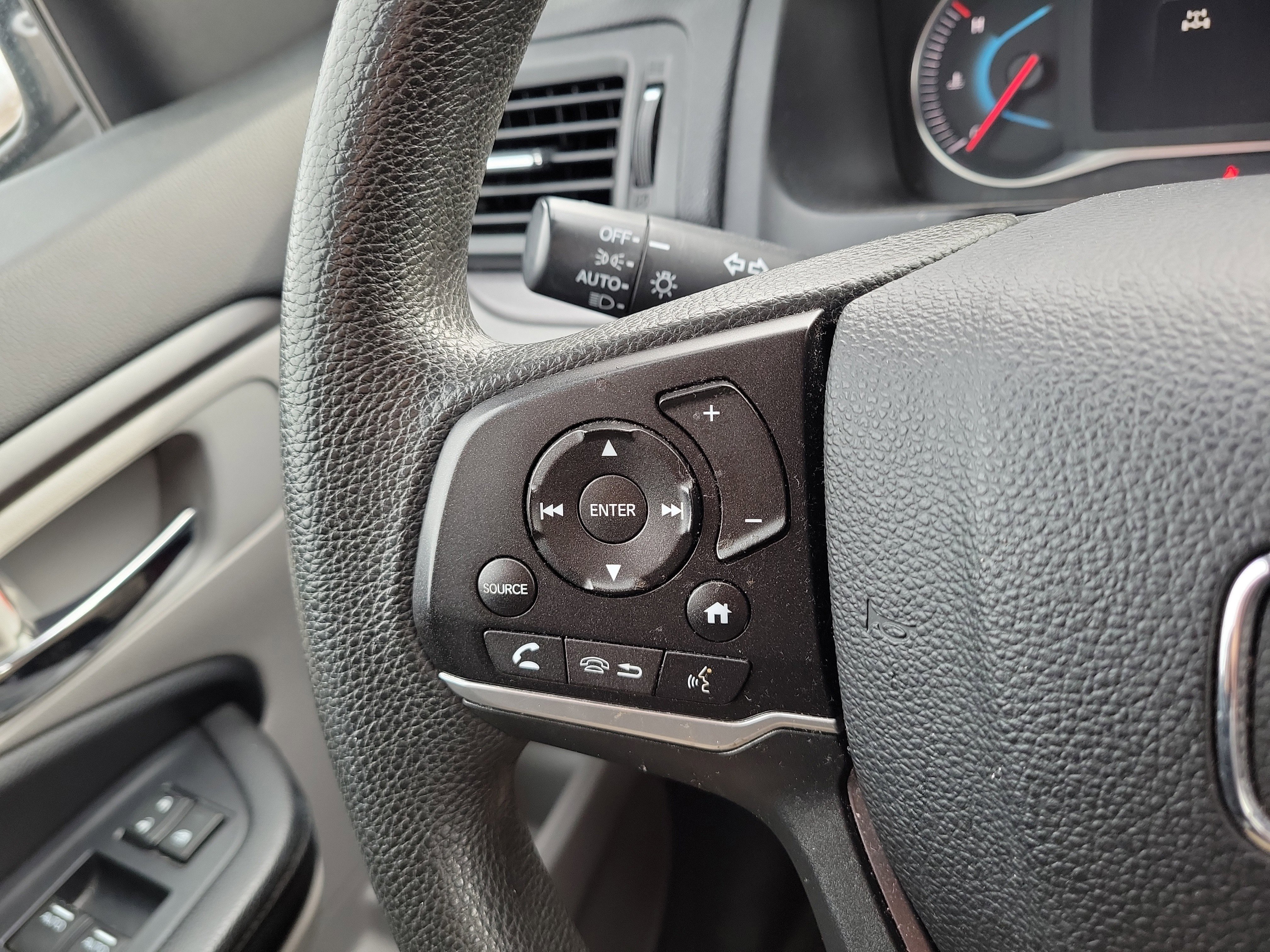 Used 2020 Honda Pilot LX image 24