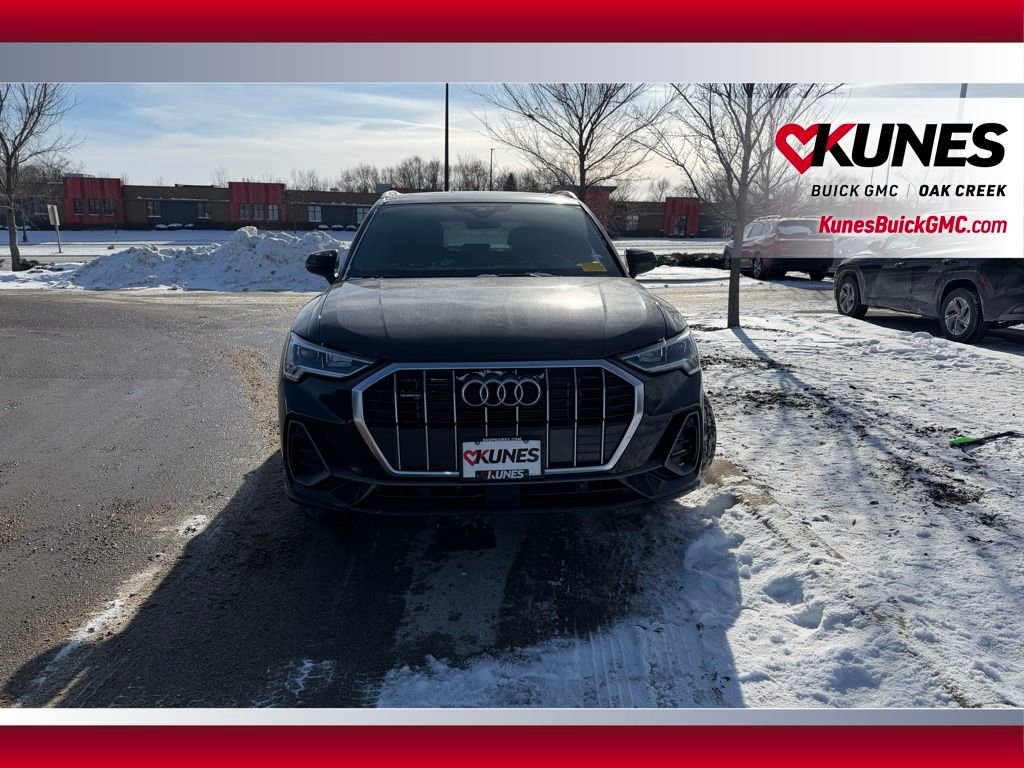 Used 2025 Audi Q3 2.0T Premium image 3