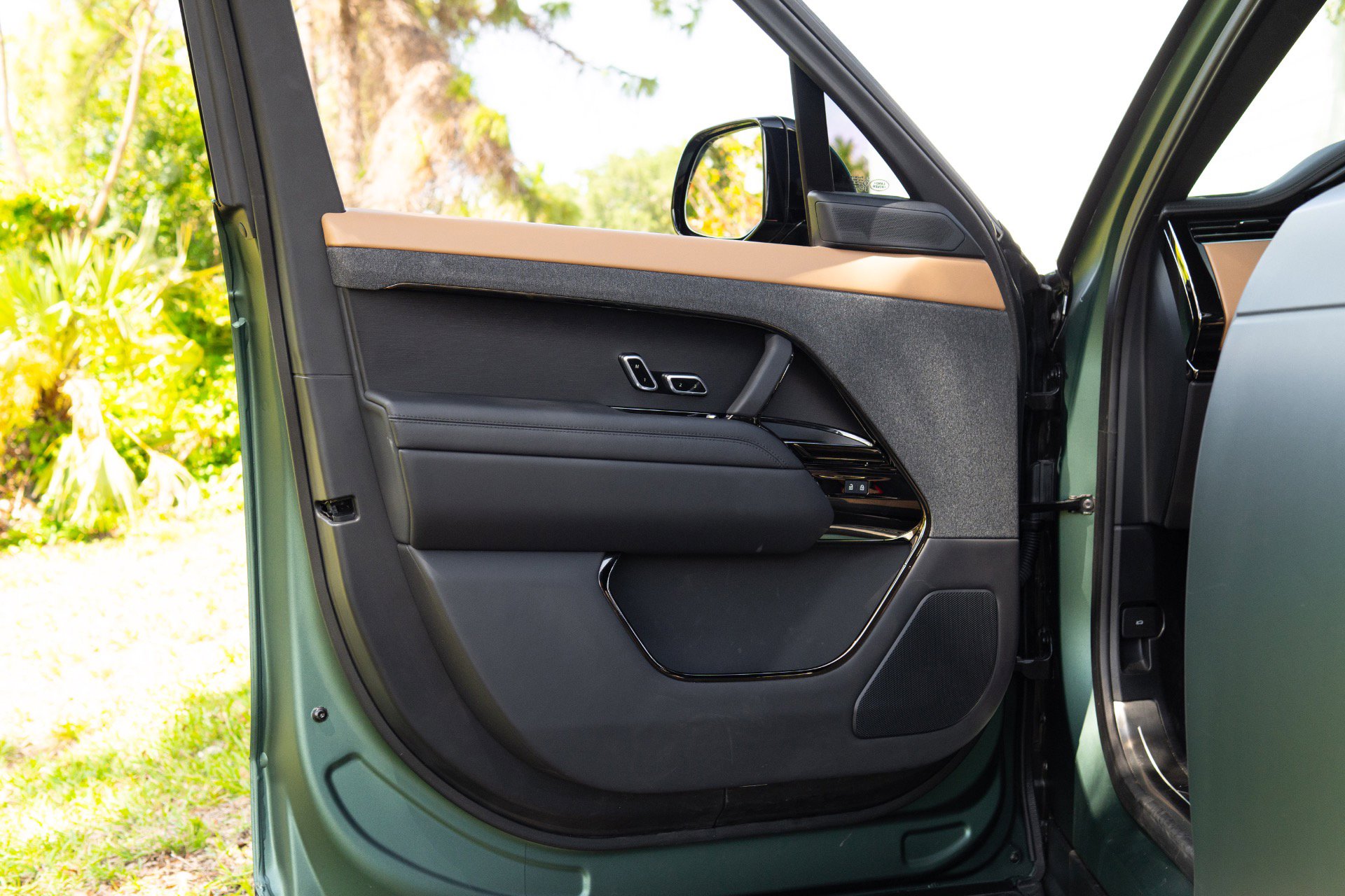 Used 2025 Land Rover Range Rover Sport Dynamic SE AWD/4WD image 28