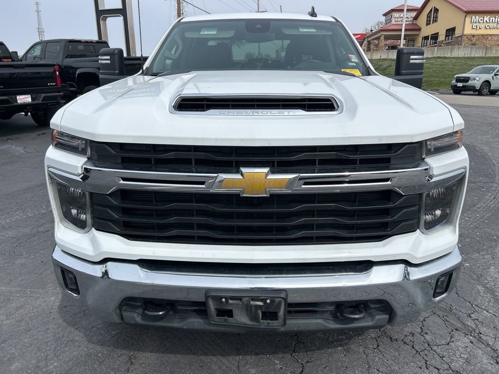 Used 2025 Chevrolet Silverado 2500 LT w/ Convenience Package image 2
