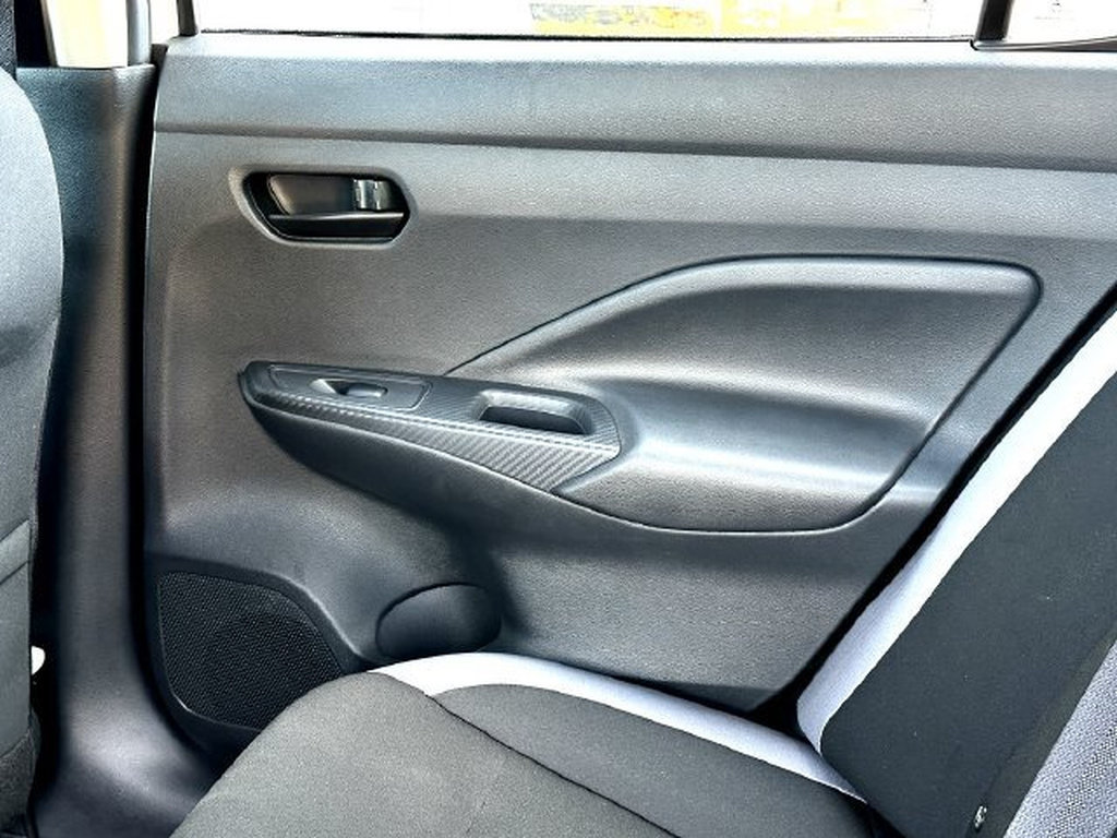 Used 2025 Nissan Versa S FWD image 19