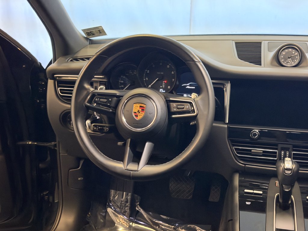 Certified 2023 Porsche Macan AWD/4WD image 20