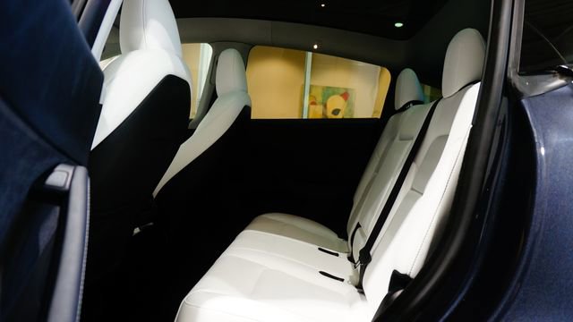 Used 2024 Tesla Model Y Long Range image 21