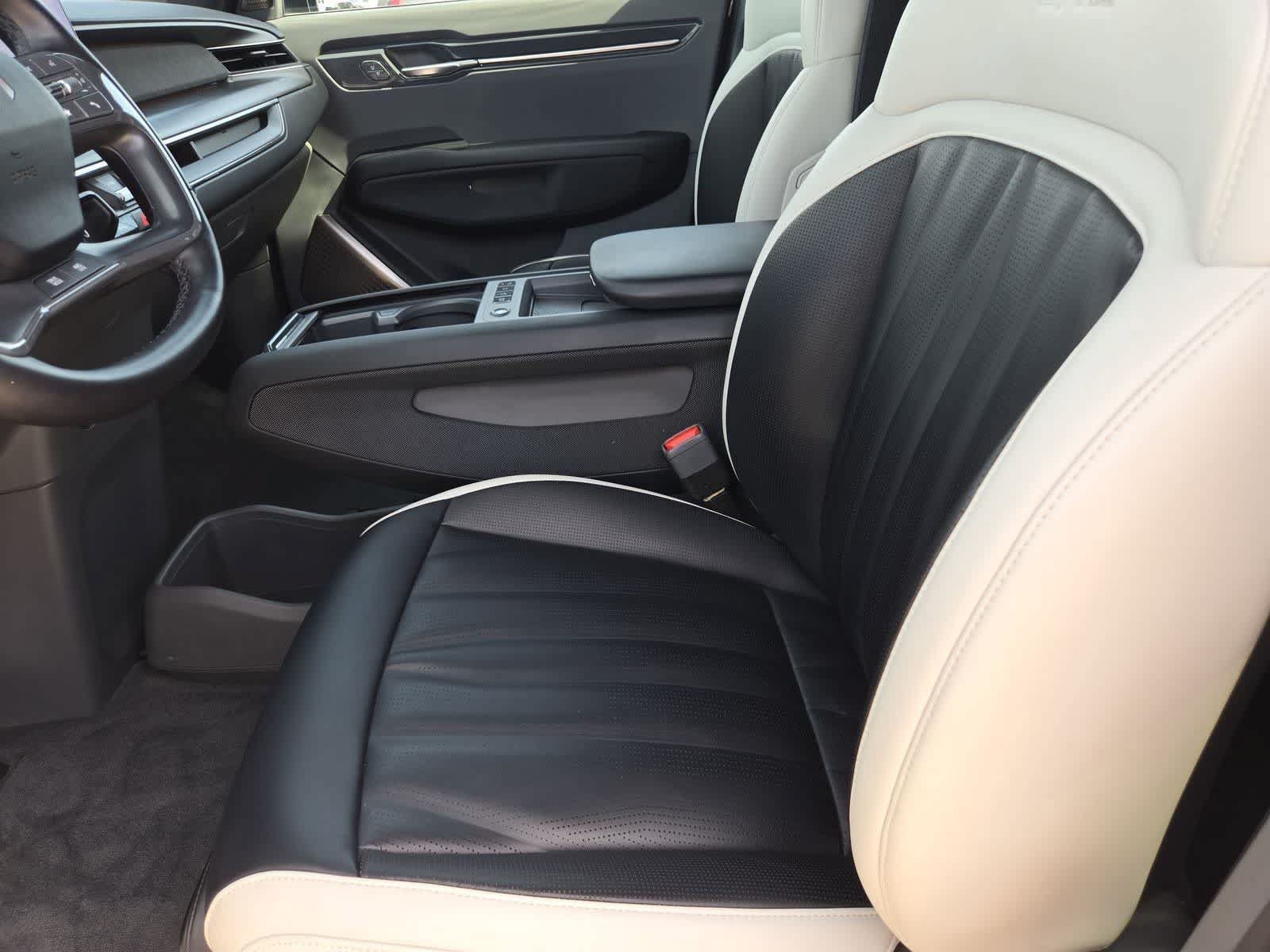 Certified 2024 Kia EV9 GT-Line AWD/4WD image 14