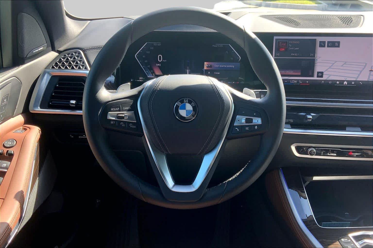 Used 2024 BMW X5 xDrive40i w/ Premium Package AWD/4WD image 5